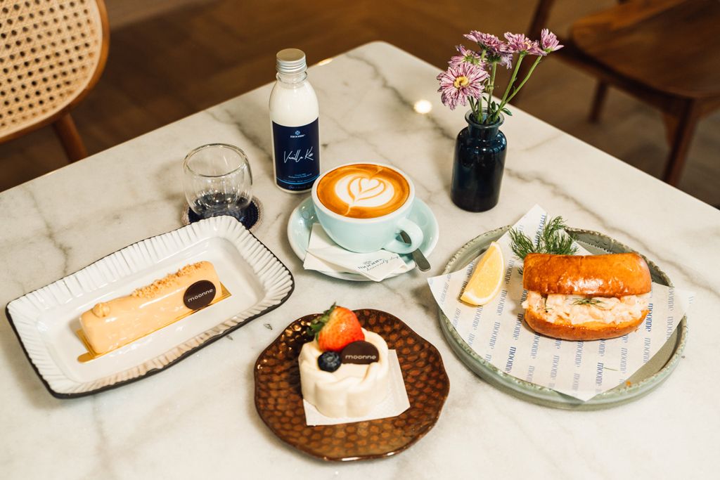 RESTAURANT AT THEE BANGKOK HOTEL